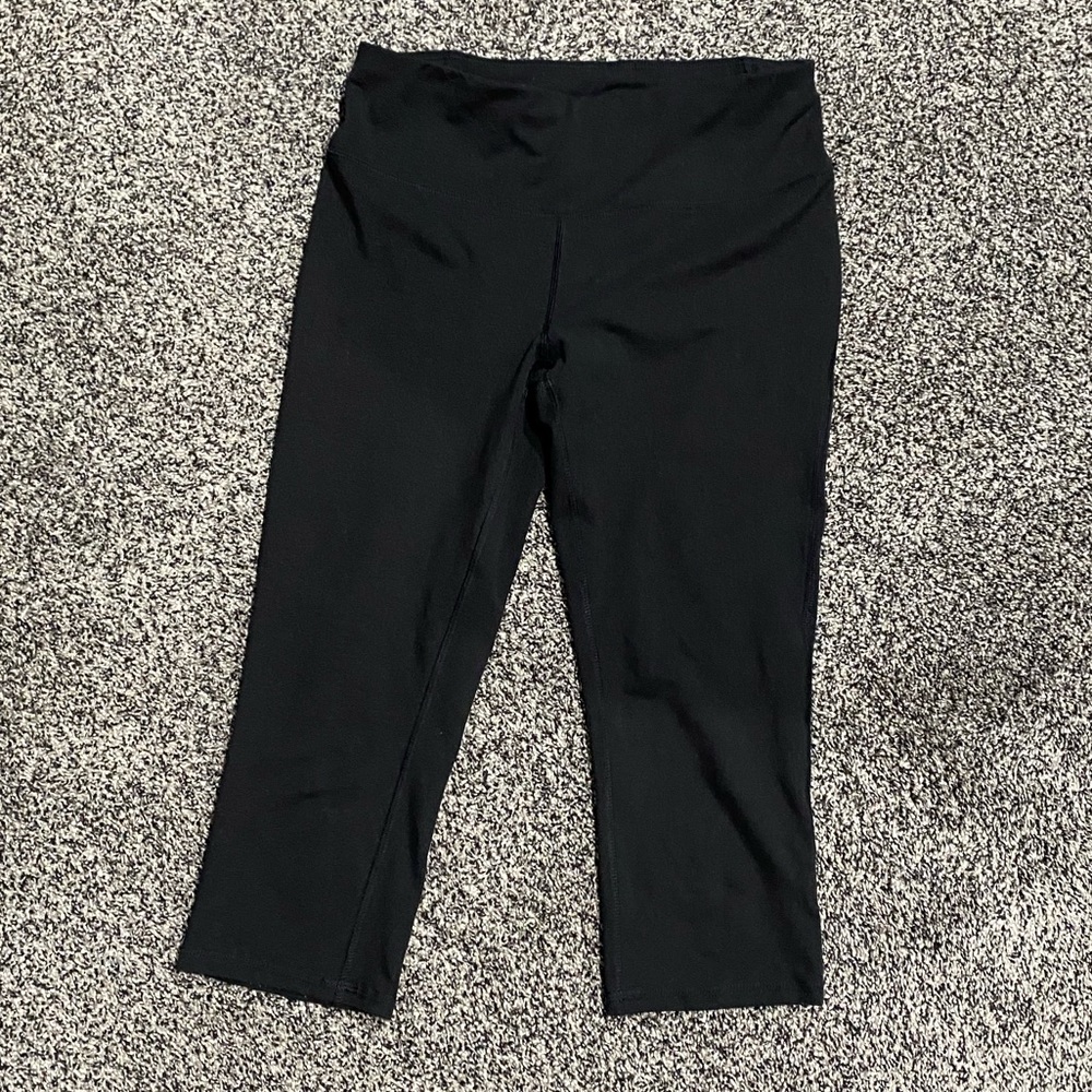 Black DSG capri length leggings